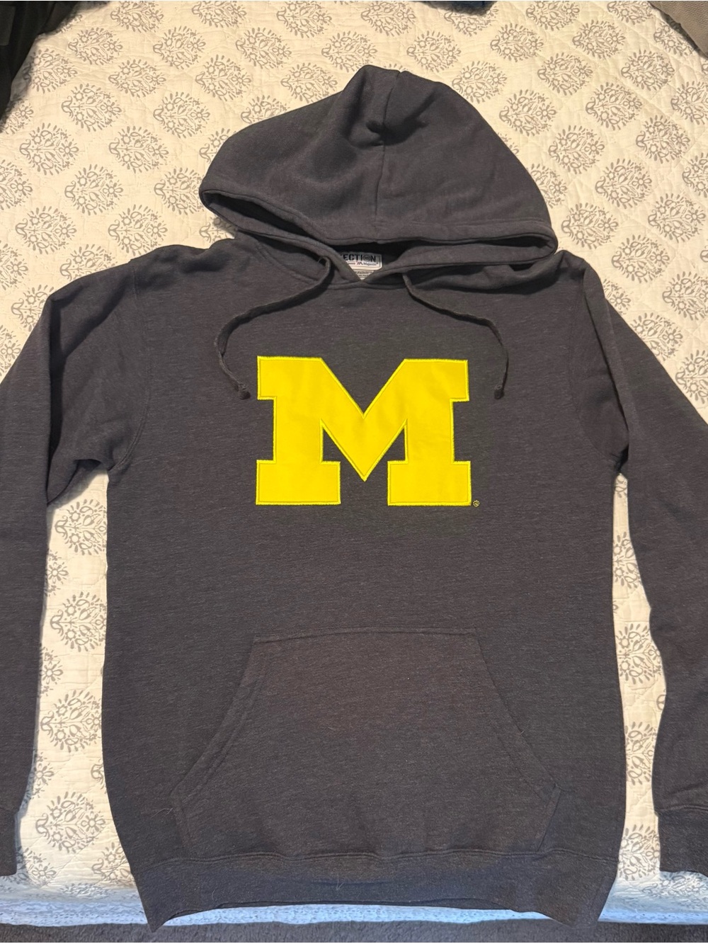 Majestic University of Michigan Dark Heather Gray Hoodie (Men’s Small)